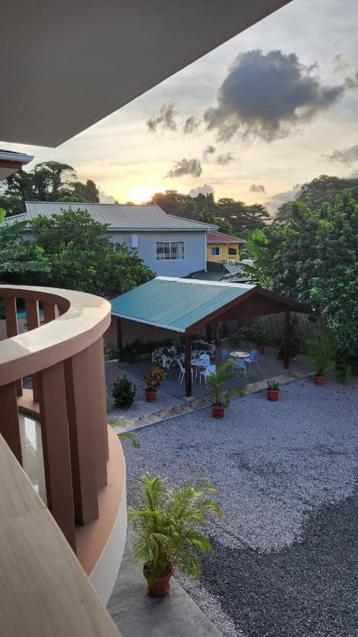 Green Self-Catering Apartment Vịnh Beau Vallon Ngoại thất bức ảnh